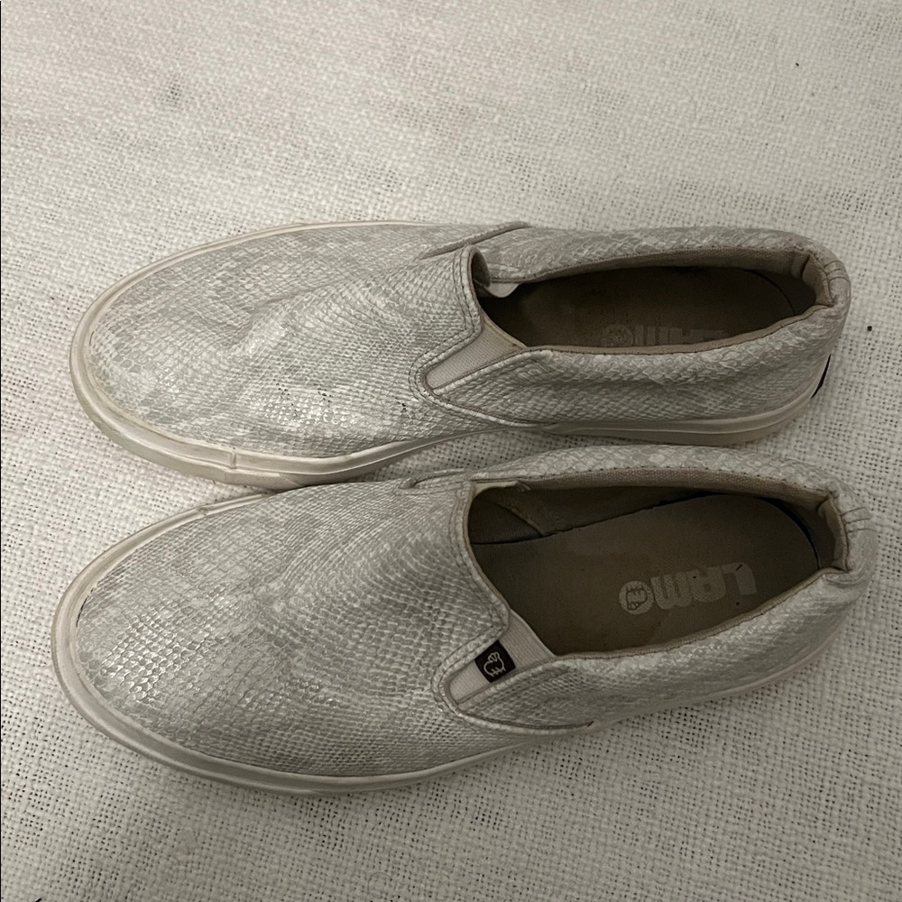 Lamo  Slip-On Women’s Silver/White Snakeskin Sneakers Size 6.5